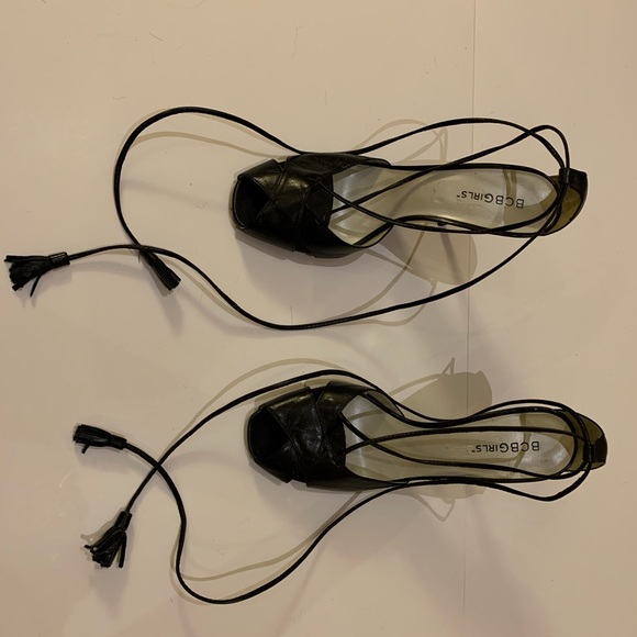 BCBG Vintage -Never Worn Women’s Heels-size 6 1/2 - Picture 1 of 6